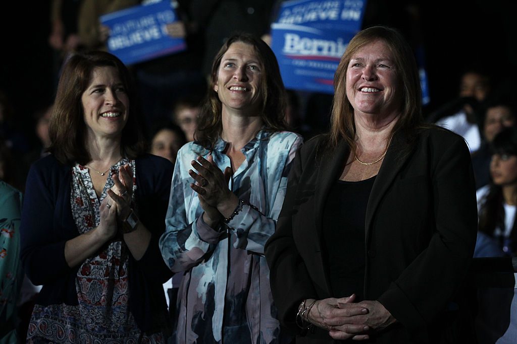 Bernie Sanders Step daughters Heather Titus (2nd L) and Carina Driscoll (L) (Heather Titus (2nd L) and Carina Driscoll (Credits: Alex Wong/Staff/Getty Images)