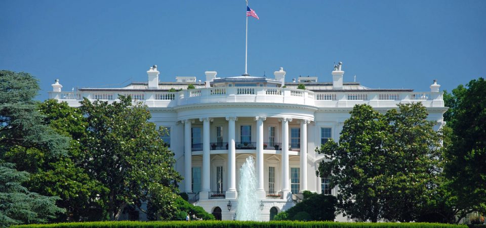 white house bulit by slaves